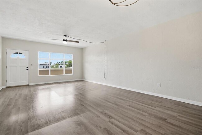 Building Photo - 2434 Australia Way E
