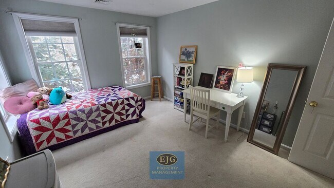 Building Photo - 126 Pinecrest Rd