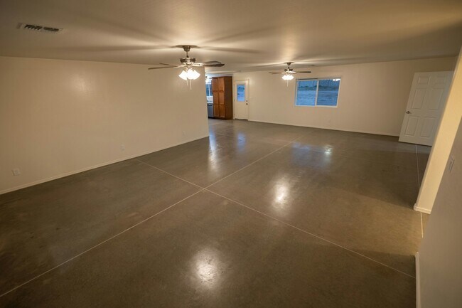 Building Photo - 266 Halli Jo Loop