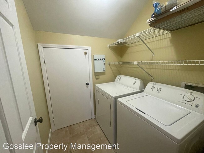 Building Photo - 3 br, 2.5 bath House - 409 Teak Drive