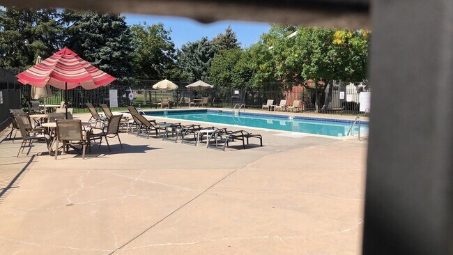 Building Photo - 10150 E Virginia Ave