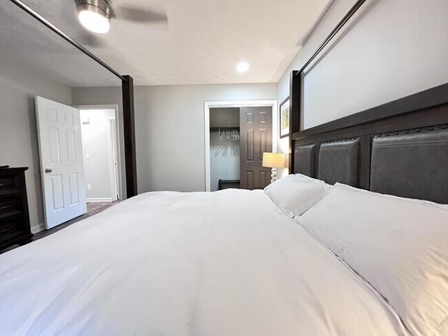 Building Photo - 3461 Southgate Trail SE