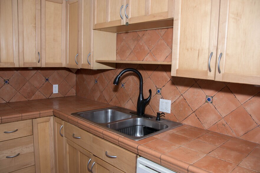 Building Photo - 2651 S Course Dr