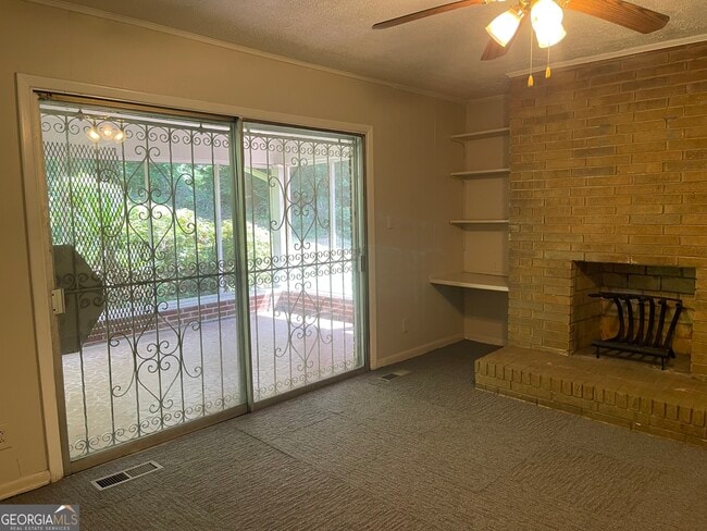 Building Photo - 3027 Collier Dr NW