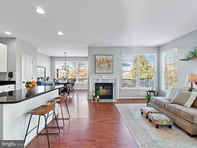Building Photo - 47326 Sterdley Falls Terrace