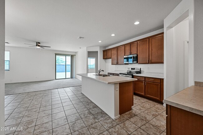 Building Photo - 17677 W Country Club Terrace