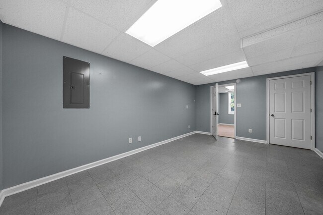 Building Photo - 4 Bedroom Pet Friendly Home For Rent With ...