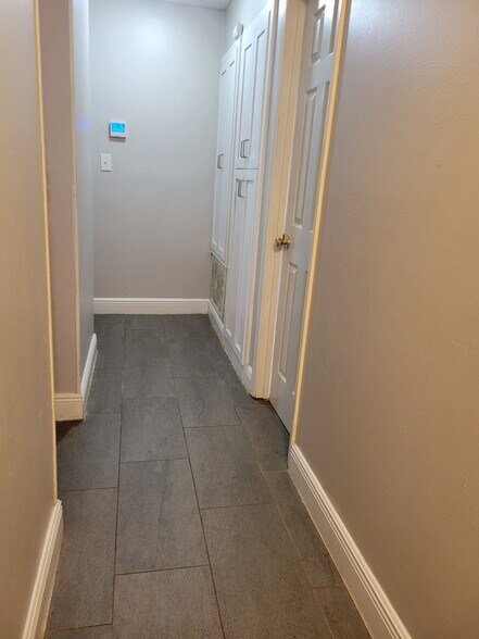 Building Photo - 2108 Shirewood Ct