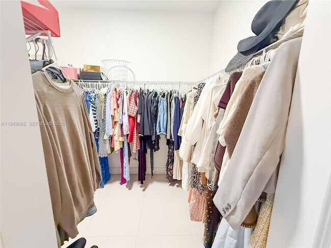 Building Photo - 17931 SW 152nd Ave