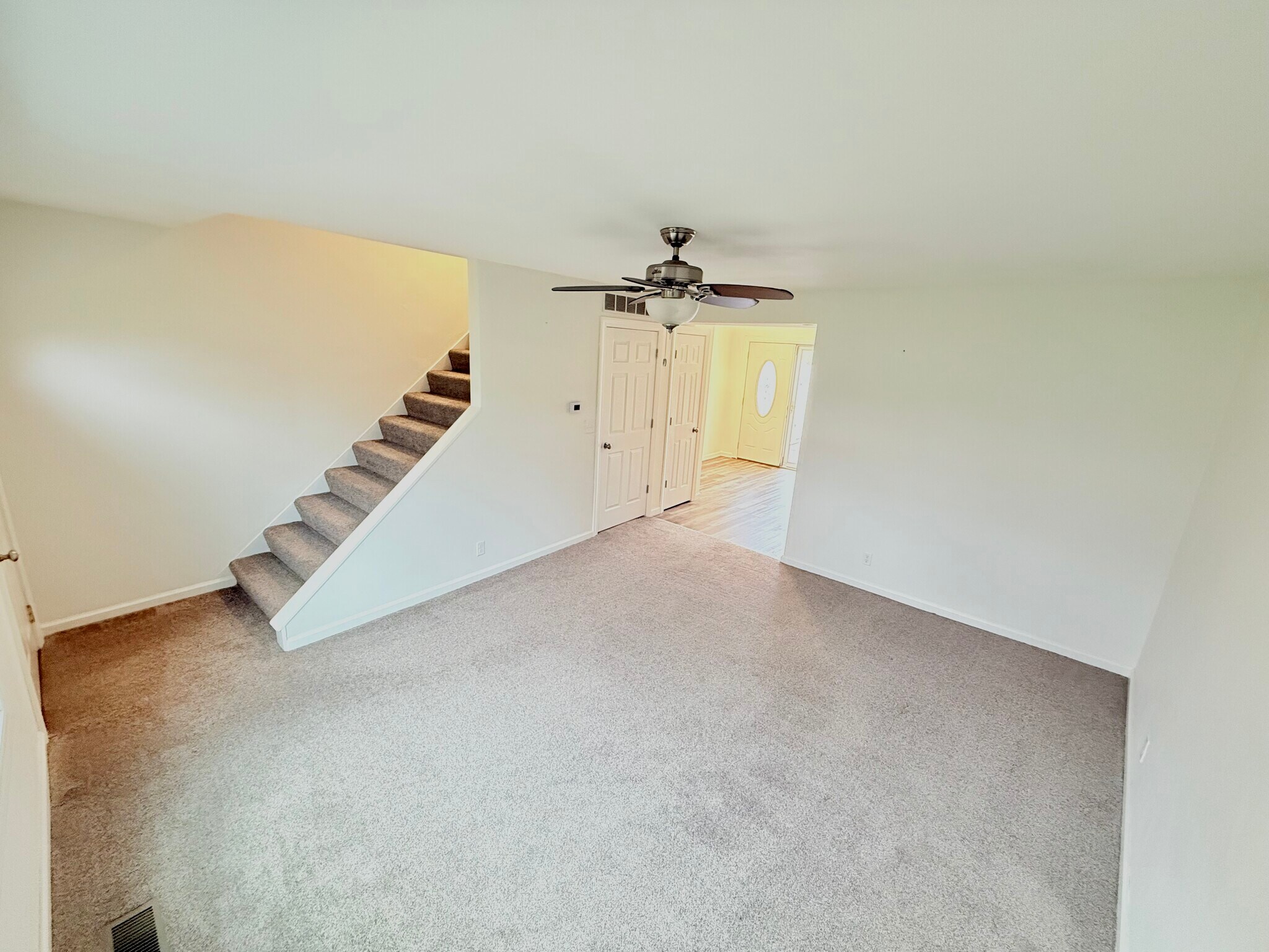 Building Photo - 1936 Canterbury Dr