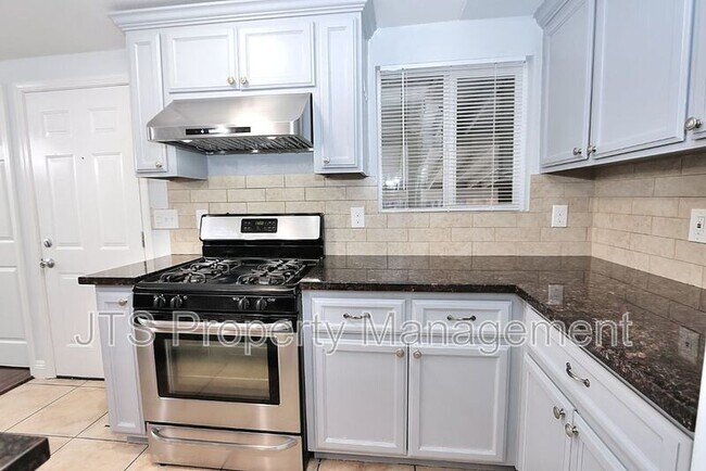 Building Photo - 2000 Belcot Rd