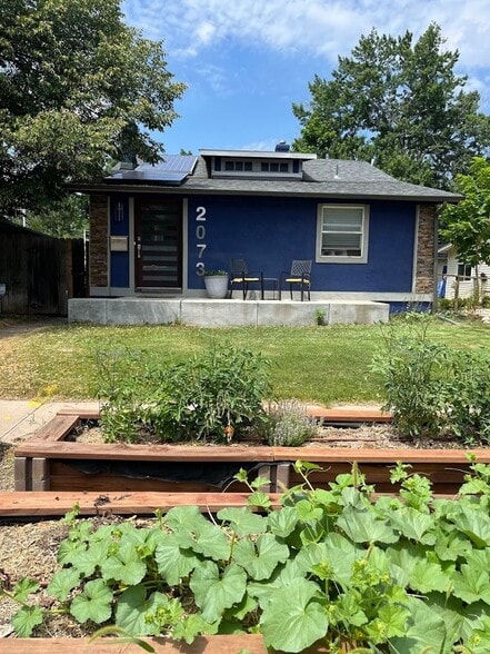 Primary Photo - 2073 S Franklin St