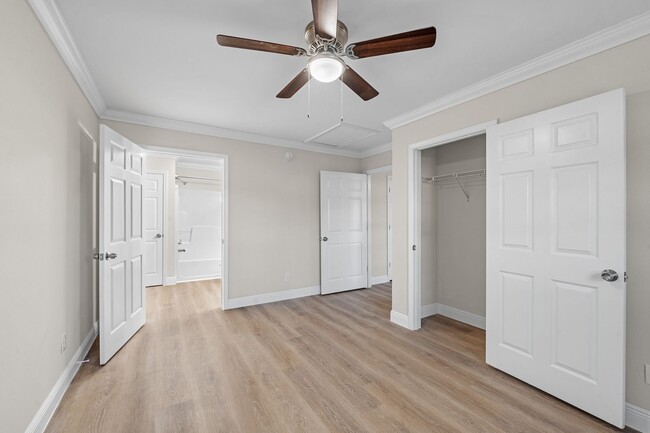 Building Photo - Renovated 1 Bedroom / 1 Bath Apartment – Move-In Ready $1200