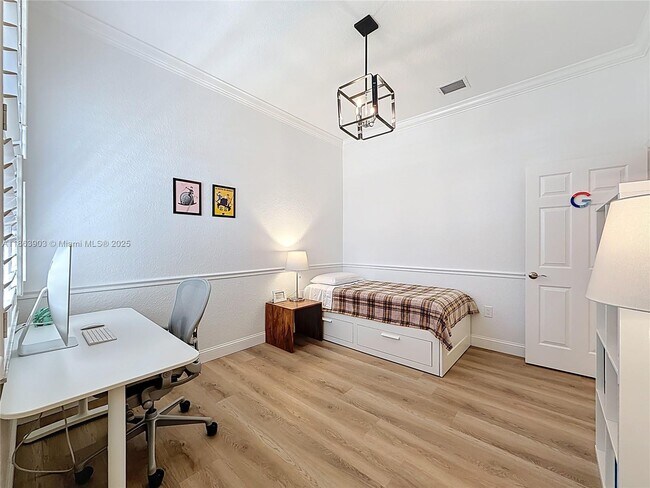 Building Photo - 4268 SW 141st Ave