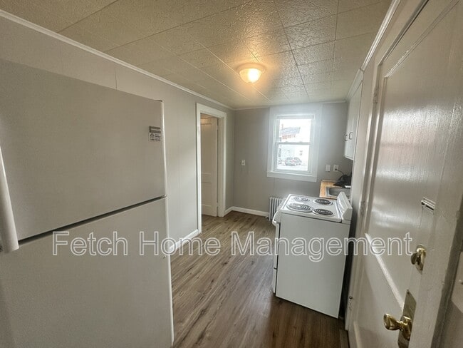 Building Photo - 408 New St