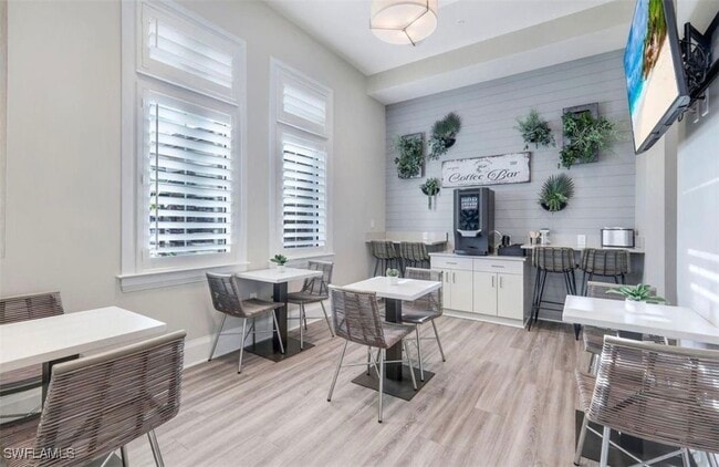 Building Photo - 11017 Hanging Vine Dr