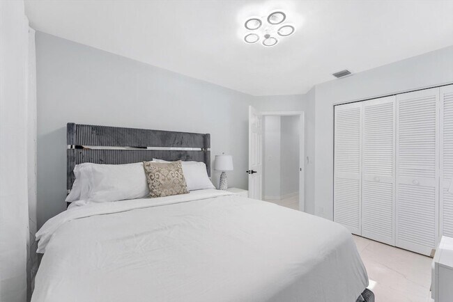 Building Photo - 13947 Geranium Pl