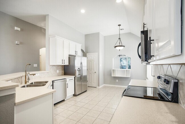 Building Photo - 2824 Mission Tejas Dr