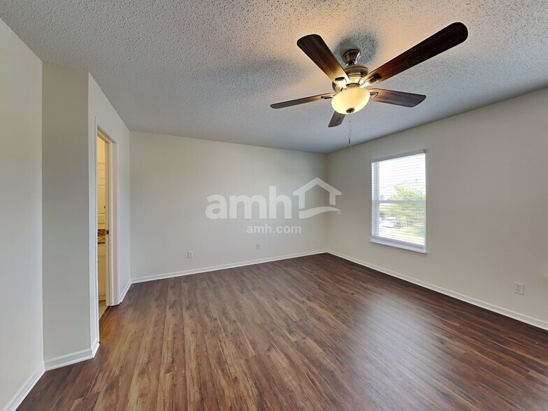 Building Photo - 924 Shenandoah Way