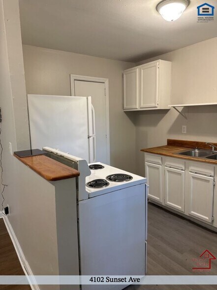 Building Photo - 4102 Sunset Ave