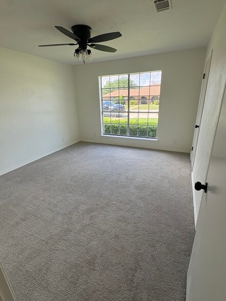 Building Photo - 4625 Barwick Dr