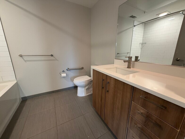 Building Photo - 40A Marion St