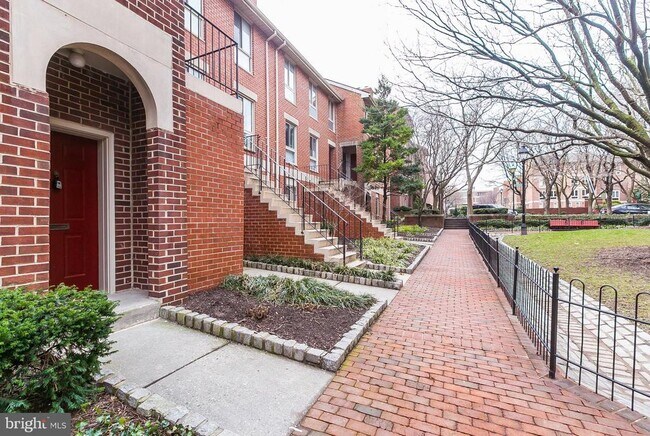 Building Photo - 13 Andrew Pl