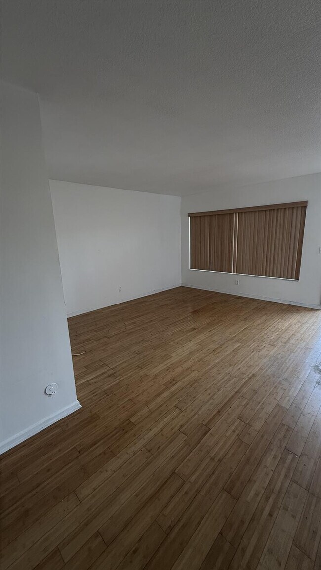 Building Photo - 2309 S Federal Hwy