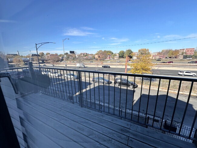 Building Photo - 2711 W Congress Pkwy