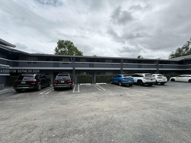 Building Photo - 8982 W Sample Rd