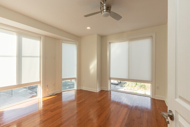 Building Photo - 1900 E Cumberland St