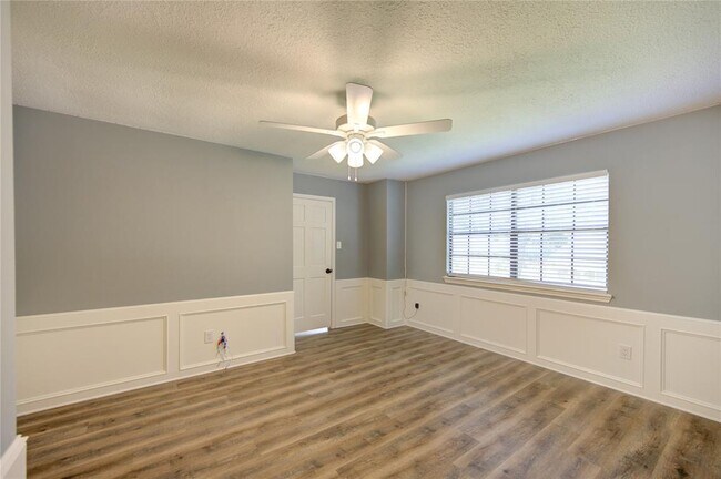 Building Photo - 4927 Kenlake Grove Dr