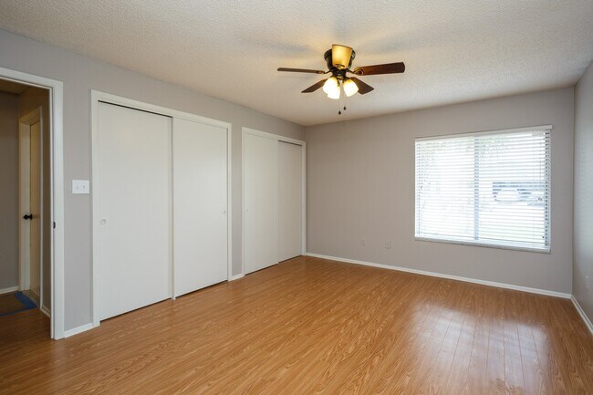 Building Photo - Clean and Neat Single Family Home