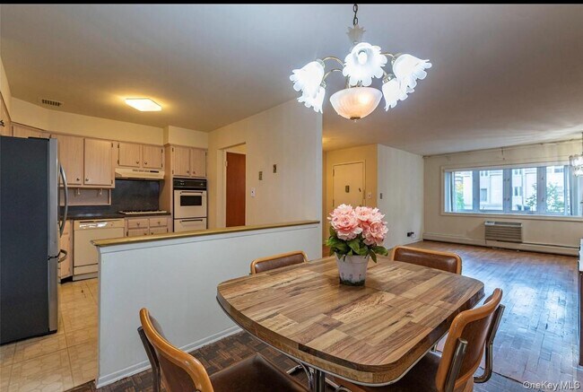 Building Photo - 18-16 Bell Blvd