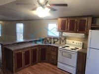 Building Photo - 229 Lilac St
