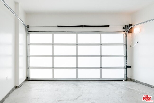 Building Photo - 1723 S Durango Ave