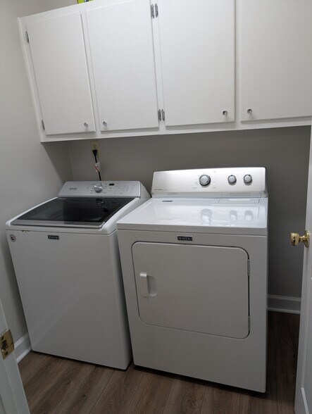 washer dryer - 110 Nunn St