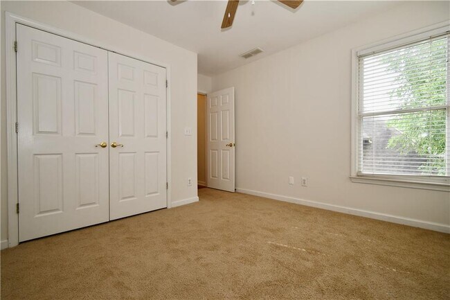 Building Photo - 4534 Village Springs Run