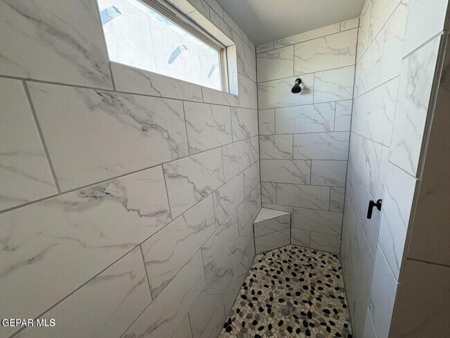 Building Photo - 12853 Clevedon St