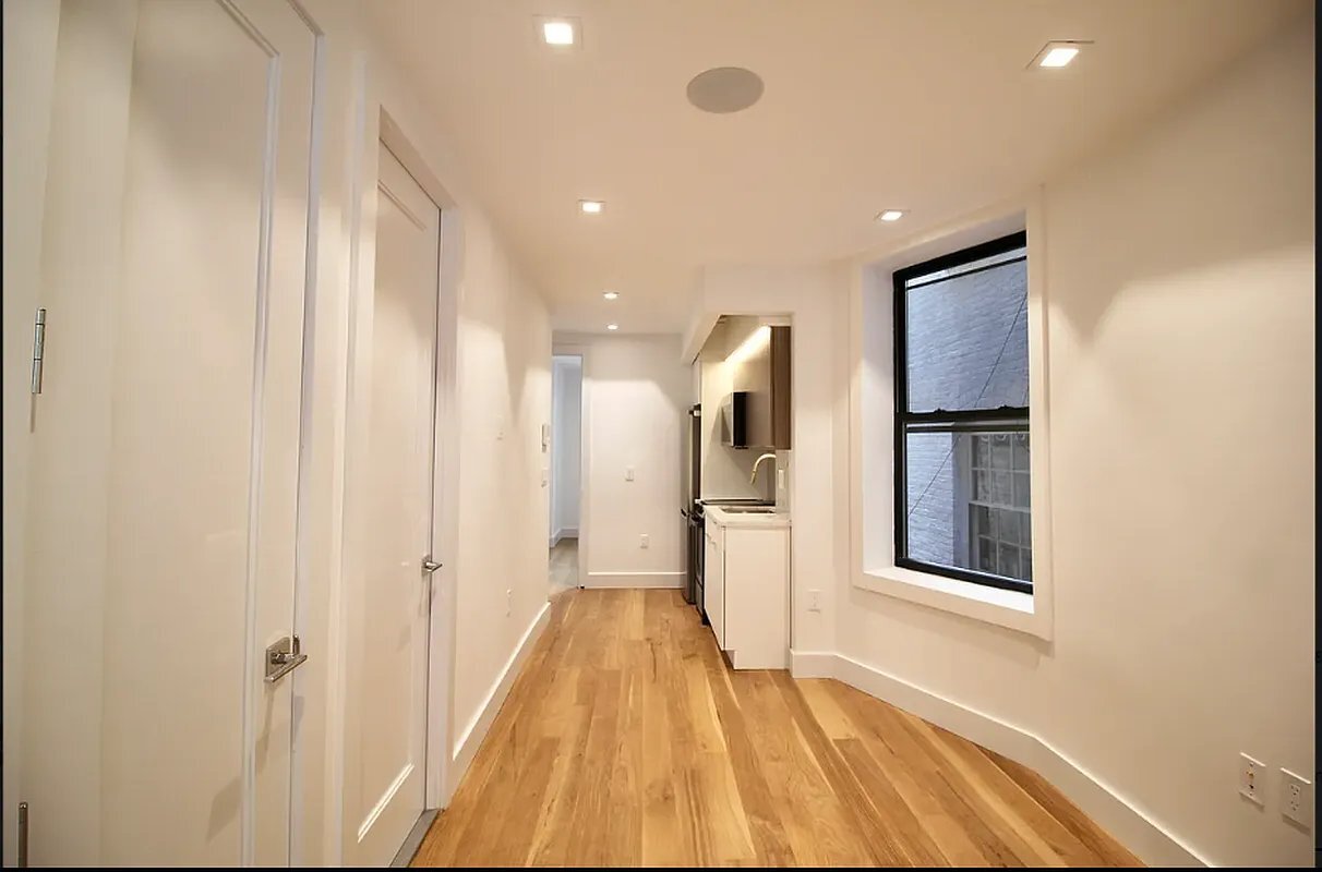 Building Photo - 223 E 93rd St