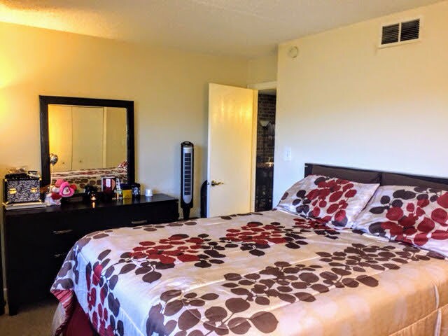 Building Photo - 1516 W Jefferson Ave