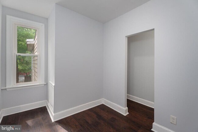 Building Photo - 156 Mercer St