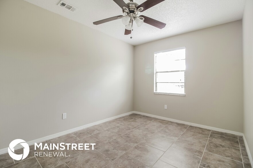 Building Photo - 1072 Genesee Ave SE