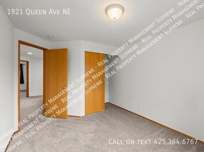 Building Photo - 1921 Queen Ave NE