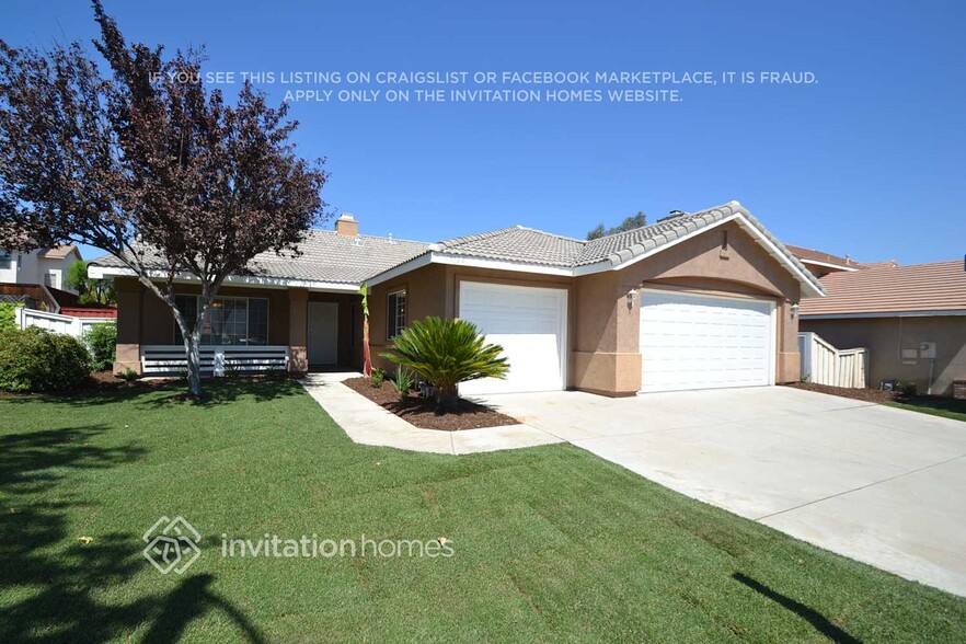 Primary Photo - 15128 Versailles St
