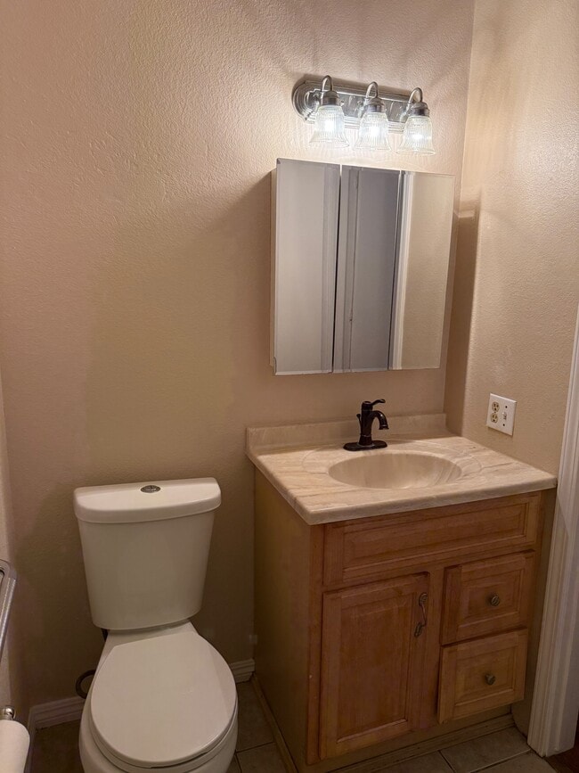 Building Photo - 20279 Green Hill Ln