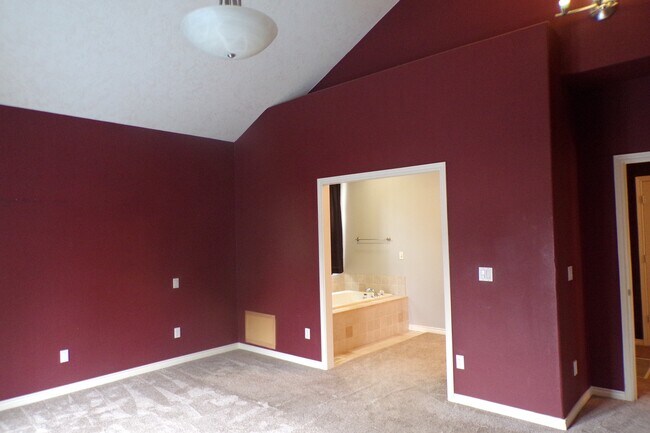 Building Photo - 15311 SE Bybee Dr