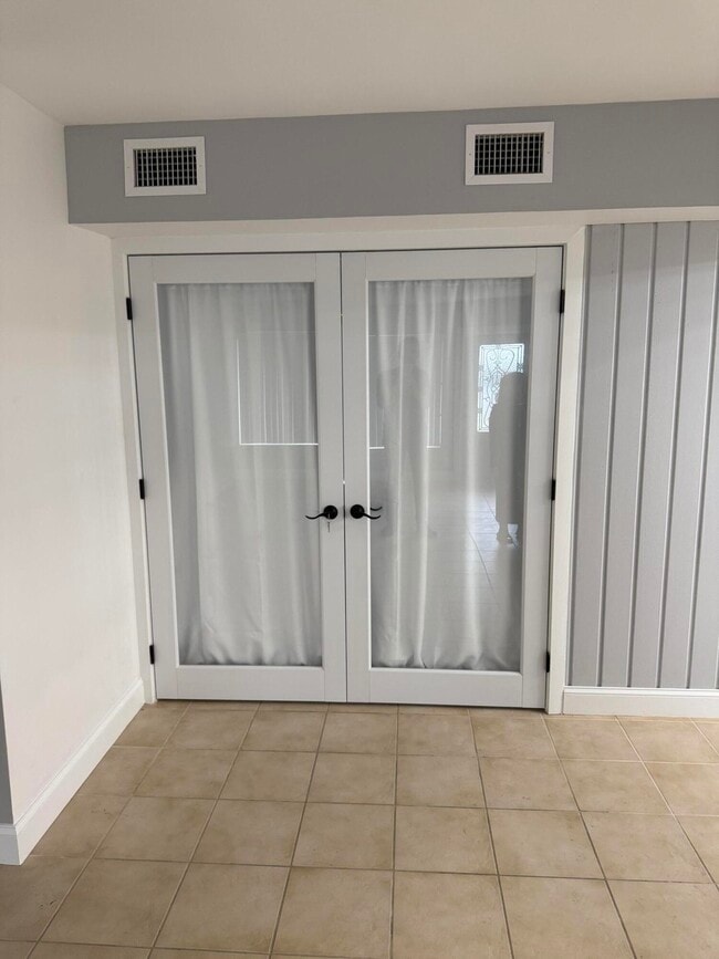 Building Photo - 208 NW 1st St