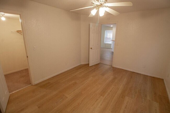 Building Photo - 5340 Godas Cir