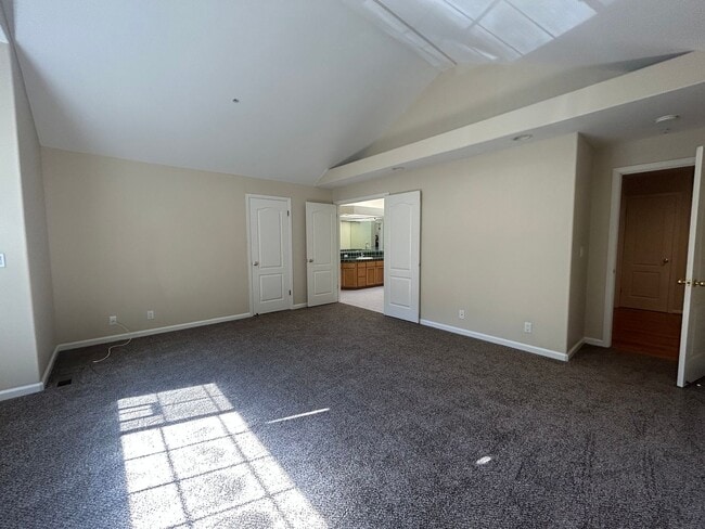 Building Photo - 142 Pine Canyon Rd